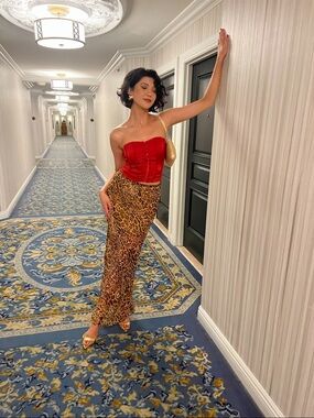 Leopard print long skirt ASOS Design size 4